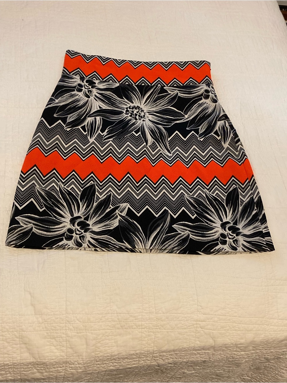 Milly Black and Orange Floral Chevron A-Line Skirt Size 0 EUC